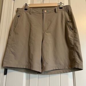 FREE FLY Men’s‎ Utility Hybrid Shorts Khaki Tan Size Large